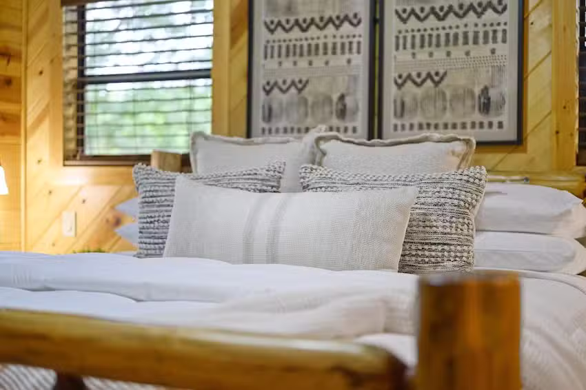 Mountain Hideaway Broken Bow, LLC