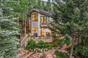 Mountain Vacation Lodging