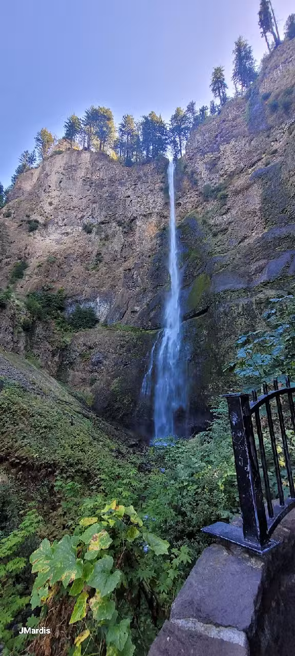Multnomah Falls Lodge Visitor Center