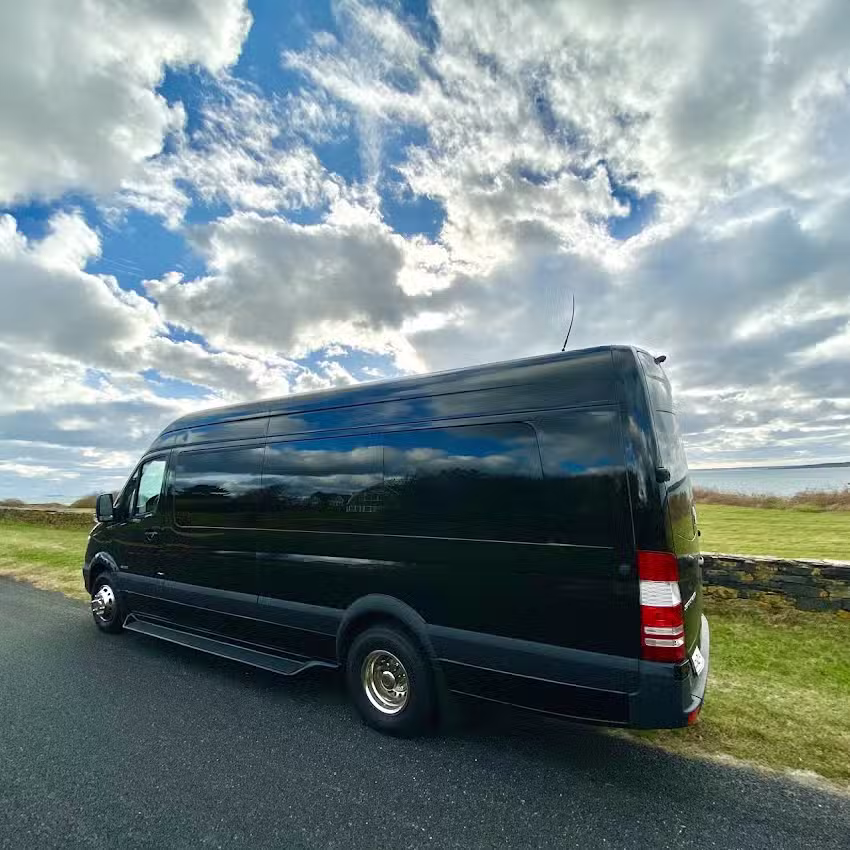 Narragansett RI Party bus & limo rentals