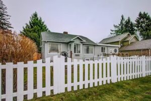 North Bend Escapes Downtown Cottage and Suite