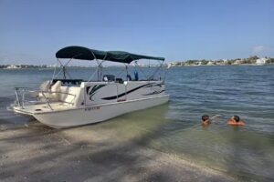 Pineapple Boat Tours
