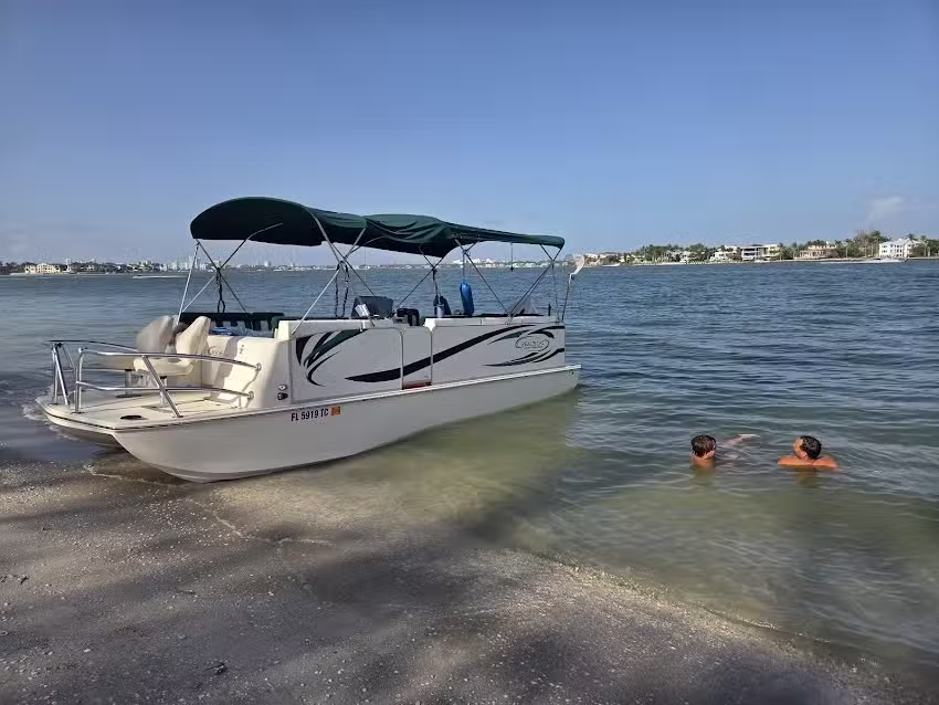 Pineapple Boat Tours