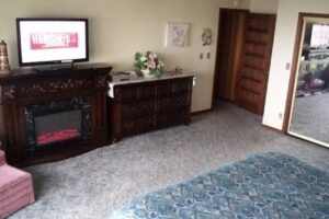 Private Trail To The Beach – 2 Bedroom