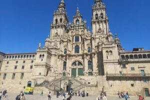 Queen Travels & Services LLC