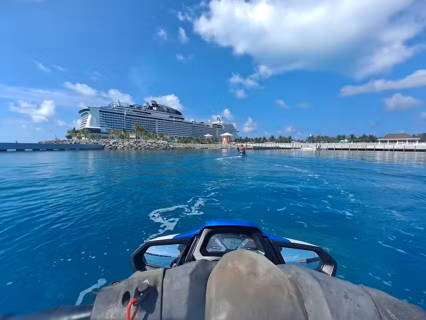 Reyes International Travel