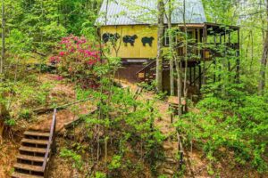 RIVERVIEW CABIN at BEAR CREEK Cabins in Helen Ga
