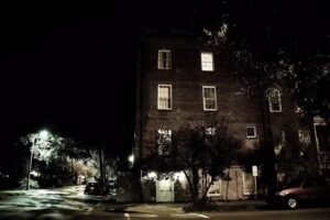 Savannah Ghosts: Ghost Tours & Haunted Pub Crawls