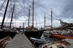 Schooner J & E Riggin