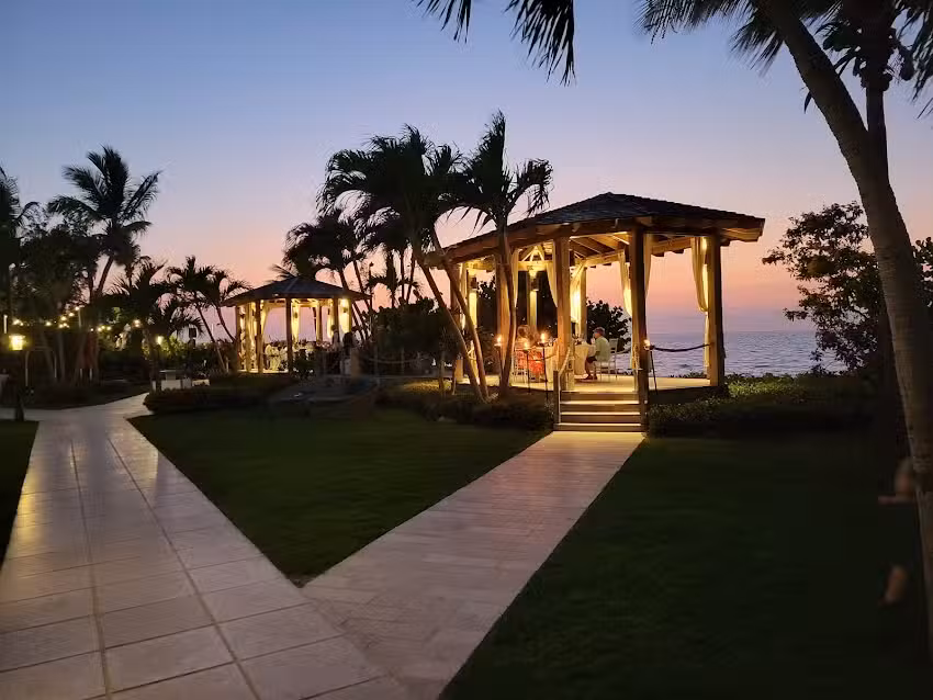 Ships & Trips Travel Agency