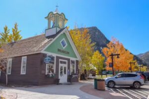 Summit Retreats, LLC