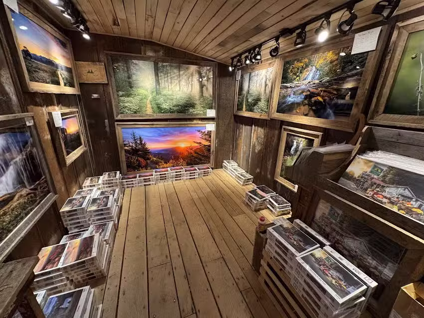 Sunrise Grocery & River Cabins