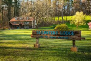 Tailwaters Lodge on the South Holston