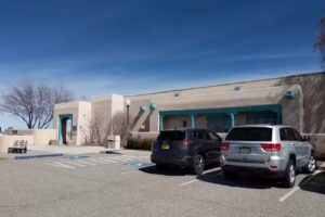 Taos Visitor Center / Taos Pueblo Collective