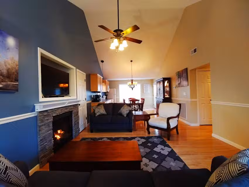 Taylorsville Lake Vacation Rentals At Edgewater Resort-Cottage 37