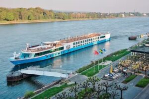 Teeming River Cruises