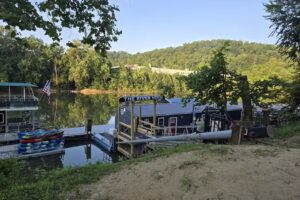 “The Bourbon Boat” Kentucky River Tours