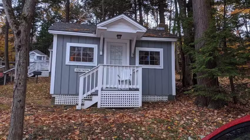 The Cottages at Spofford Lake