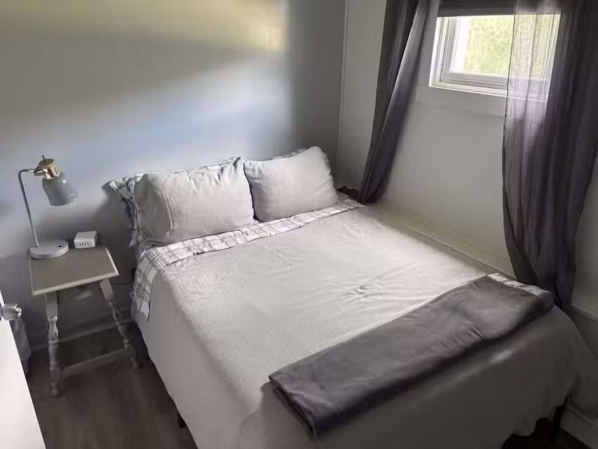 The Maine Roadhouse Hostel and Lodge