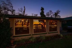 The “Q’Whack Shack” – on Lake Seminole with Dock