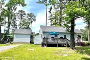 Tiny Blue Houses deltavillevacations.com
