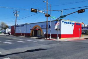 Tornado & El Expreso Bus Company Laredo