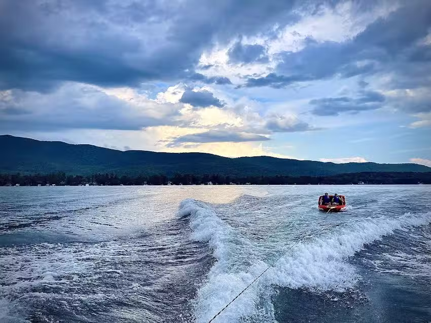 Tour Boat Lake George at Blue Lagoon Resort