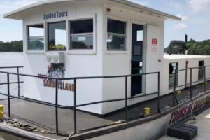 Tours De Sandy Island