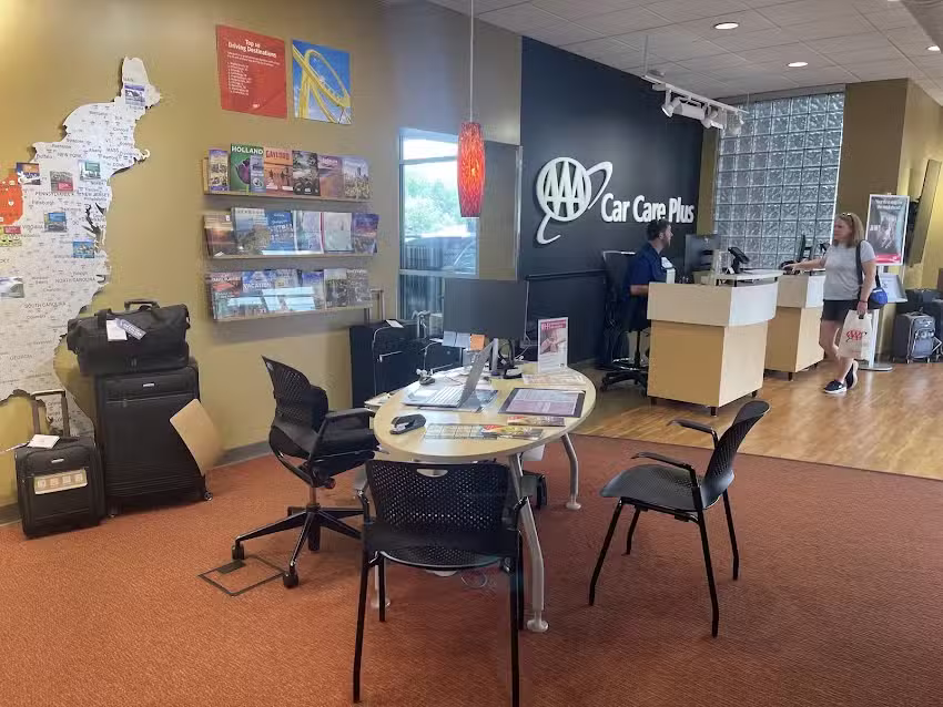 Travel Agents at AAA Gahanna New Albany