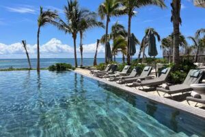 𝒯𝓇𝒶𝓋𝑒𝓁 𝐵𝓎 𝑅𝒶𝒸𝒽𝑒𝓁 𝐿𝐿𝒞