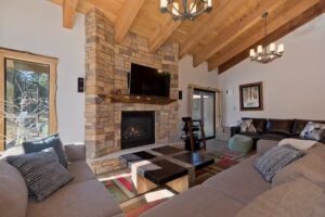 Treehouse Vacation Rentals, Mammoth Lakes