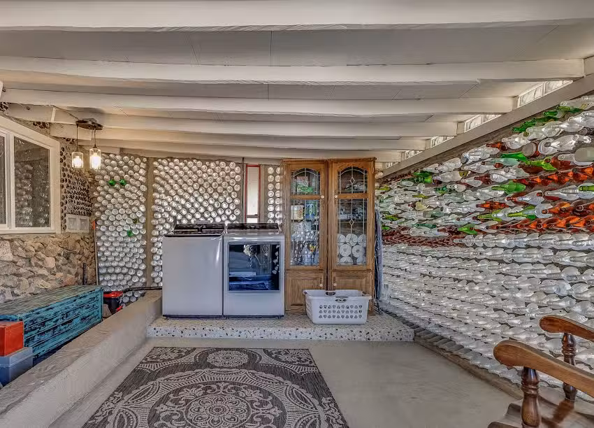 Tucson Bottle House Bed & Barista