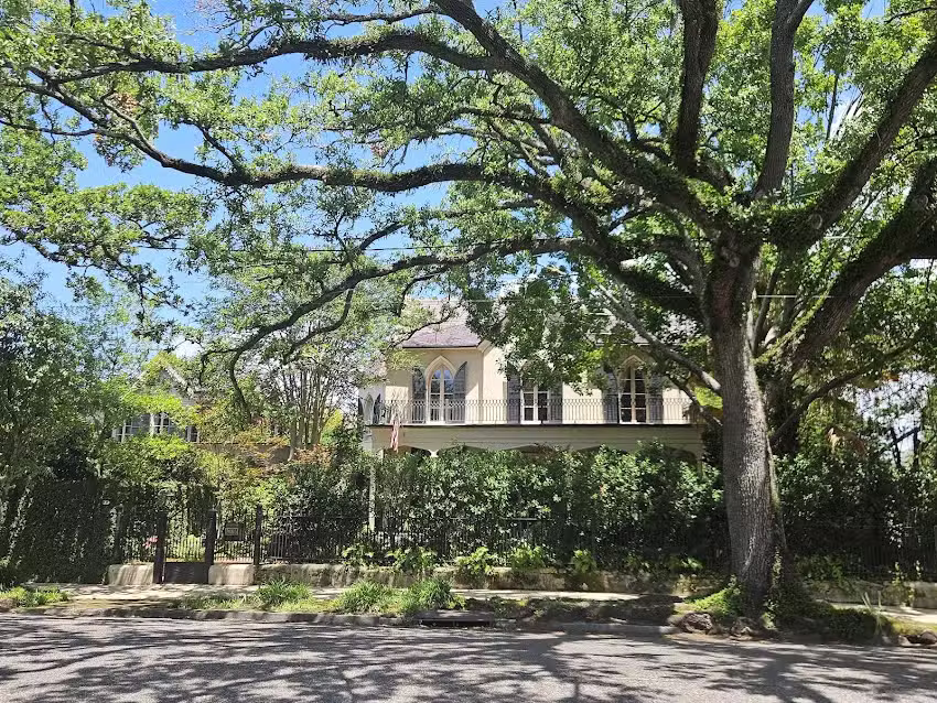 Two Chicks Walking Tours