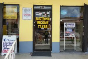 Universo, Viajes Y Servicios