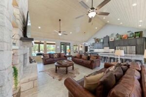 Vacation Concan Rentals – Luxe Lodges at The Frio River with Private Pools (Heated Pool Optional)