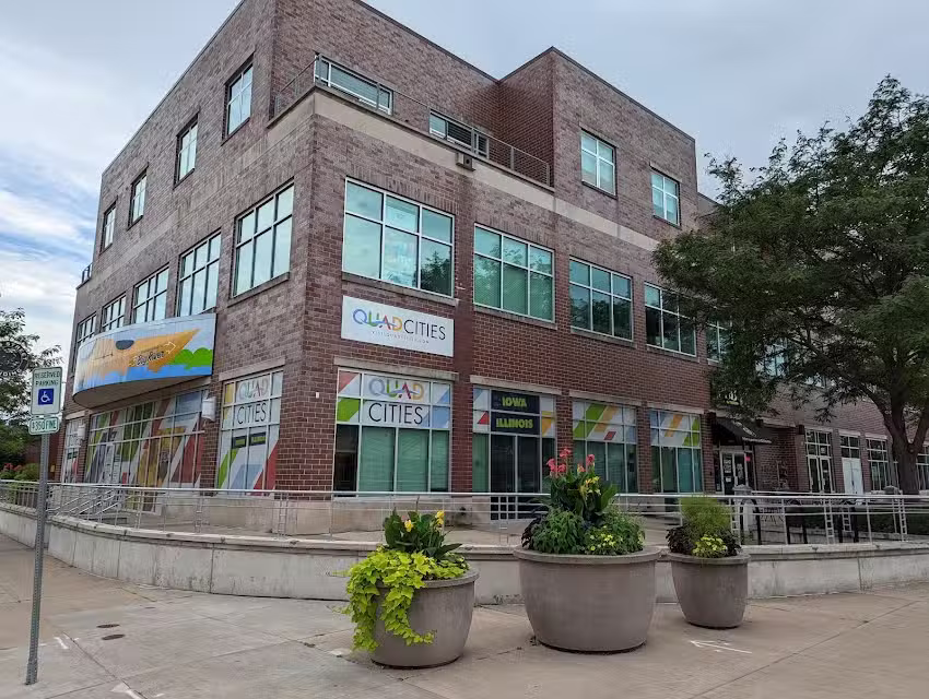 Visit Quad Cities – Moline Destination Center