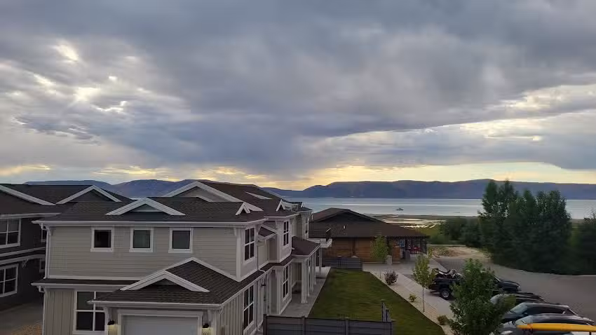 WaterEdge Villa in Legacy Beach Resort