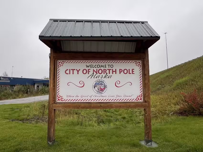 Welcome to North Pole sign