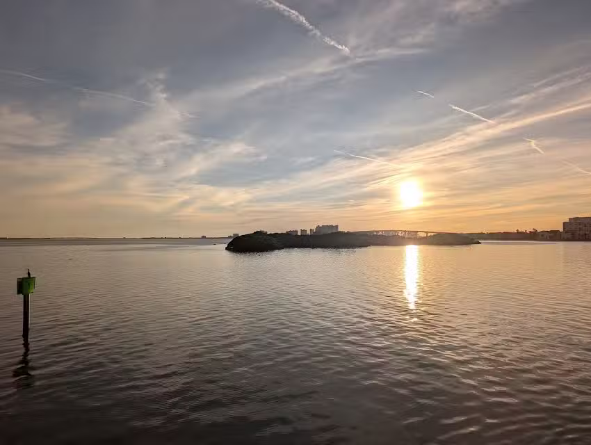 Yacht StarShip Cruises & Events