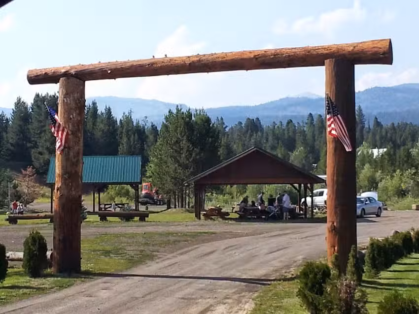 Yellowstone Lux Resort